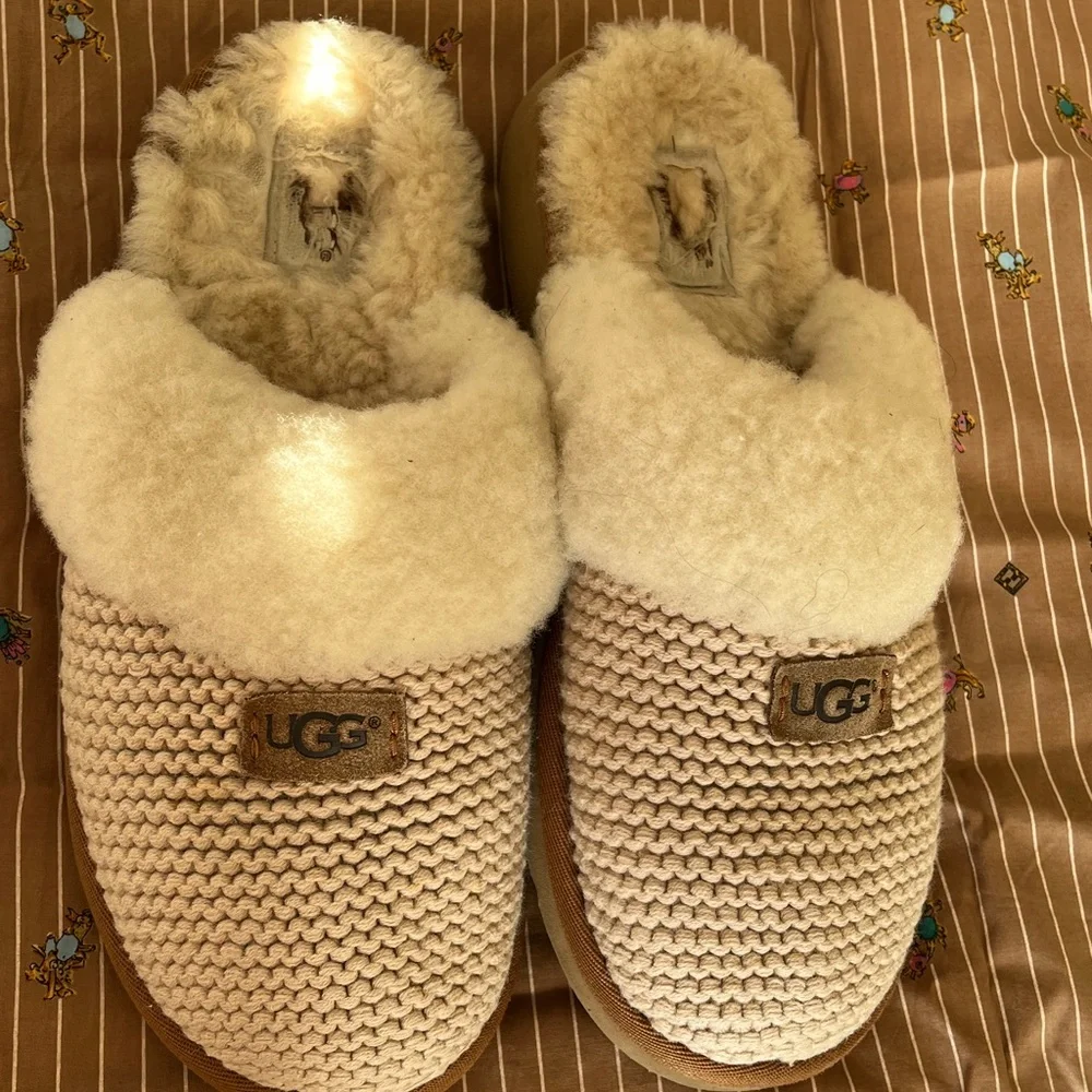 UGG Beige Knit Slippers with Shearling - Picture 3 of 6
